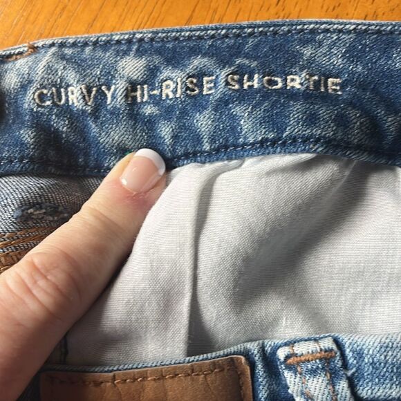 EXCELLENT DISTRESSED CONDITION SIZE 6 AMERICAN EAGLE CURVY HI-RISE SHORTIE - Picture 3 of 8